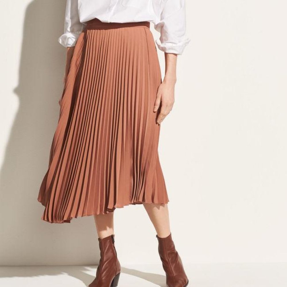 Vince Asymmetric Hem Pleated Skirt in Vintage Rose Size 8 NWT